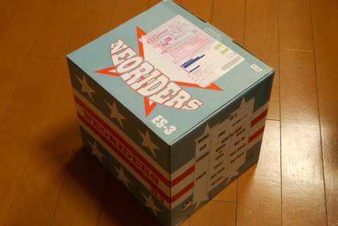 ネオライダーズヘルメットの箱