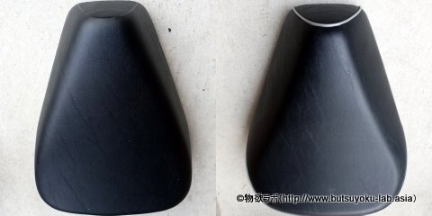 上からみたクロスカブ（JA45）の純正シート（左）、スーパーカブ（JA44）純正シート
